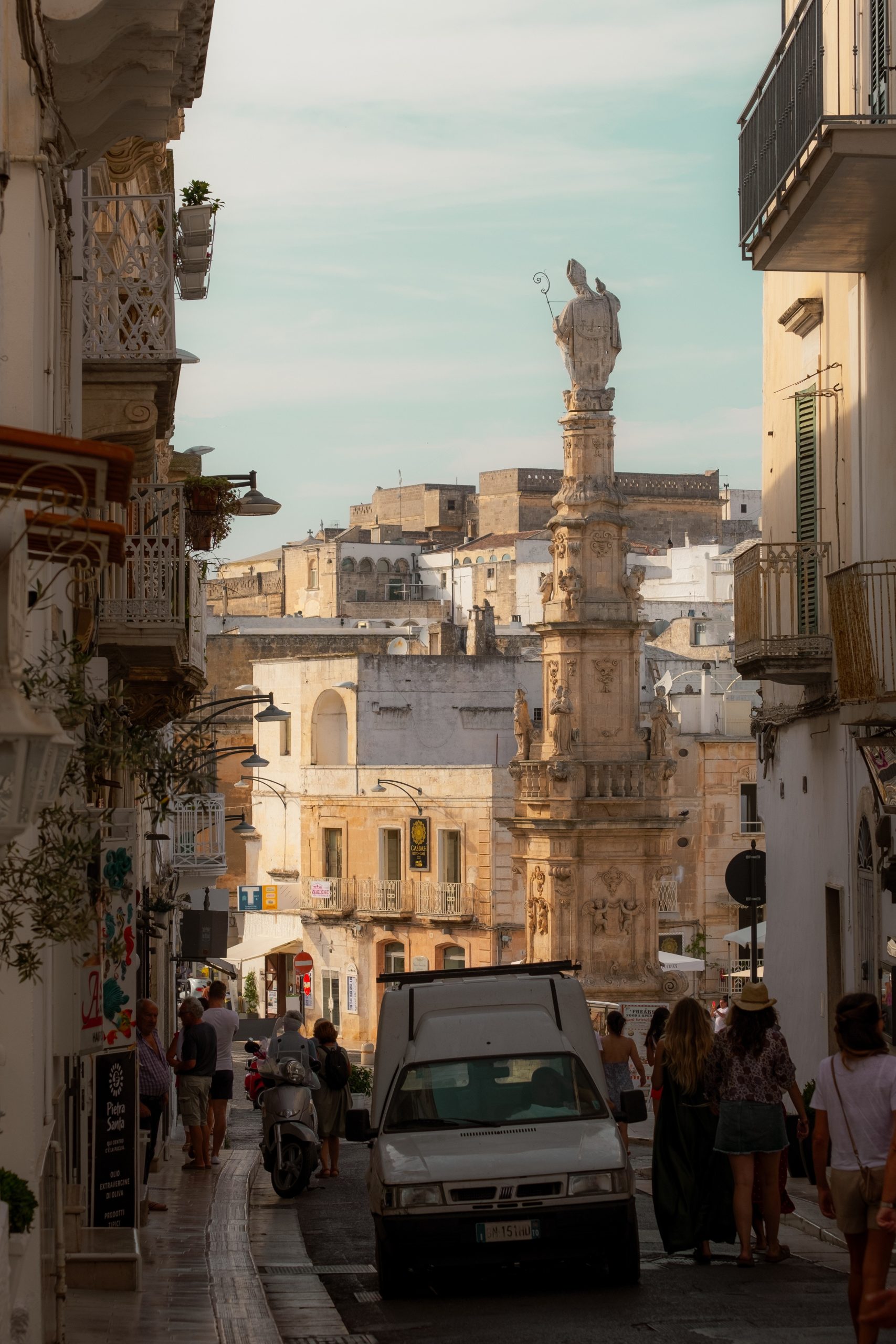 Ostuni e le spiagge: Ecco la meraviglia della Puglia